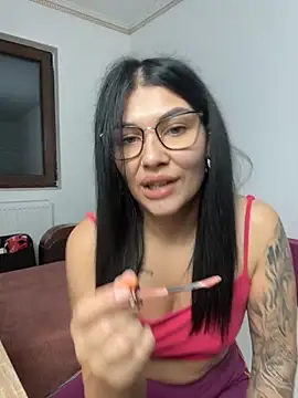 MiaKiittyy online show from October 2025 04:38:02 PM