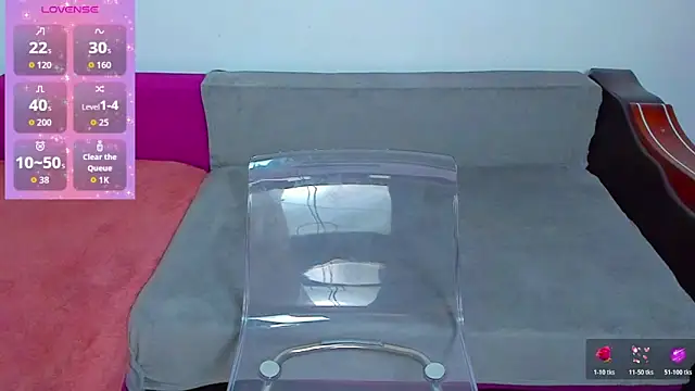 MiaKiittyy online show from October 2025 04:42:01 PM