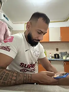 MiaKiittyy online show from October 2025 08:53:02 PM