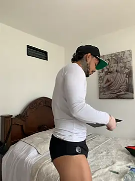 DeimonOficial online show from November 2025 07:25:02 PM