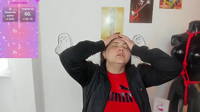 TifanyAmazinng online show from October 2025 02:03:02 PM