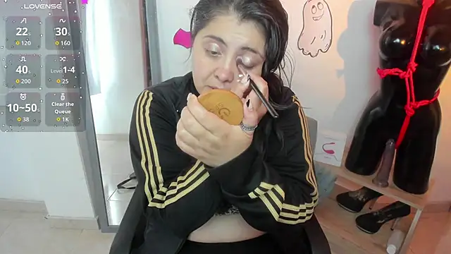 TifanyAmazinng online show from October 2025 12:17:02 PM