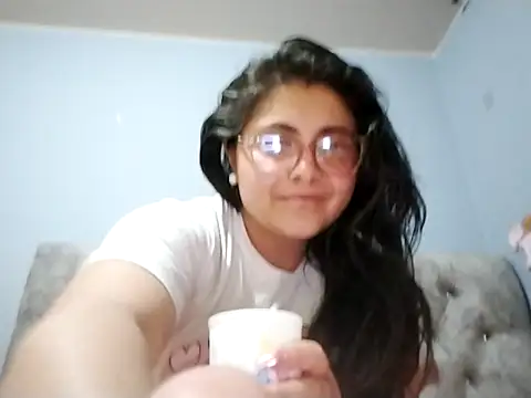 TifanyAmazinng online show from December 2025 12:27:02 AM