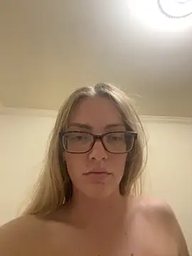 blondebaddi online show from November 2025 03:50:01 AM