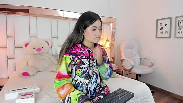 Snapshot of ValeriaPrado chatting on September 2025 08:03:01 PM ValeriaPrado online show from September 2025 08:03:01 PM