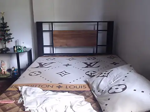 Snapshot of Prettysweetmum chatting on February 2026 03:45:01 AM Prettysweetmum online show from February 2026 03:45:01 AM