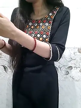 Aarti-kumri online show from February 2026 06:04:01 PM