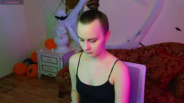 Snapshot of Kelly_Cartier chatting on November 2025 11:34:01 AM Kelly Cartier online show from November 2025 11:34:01 AM