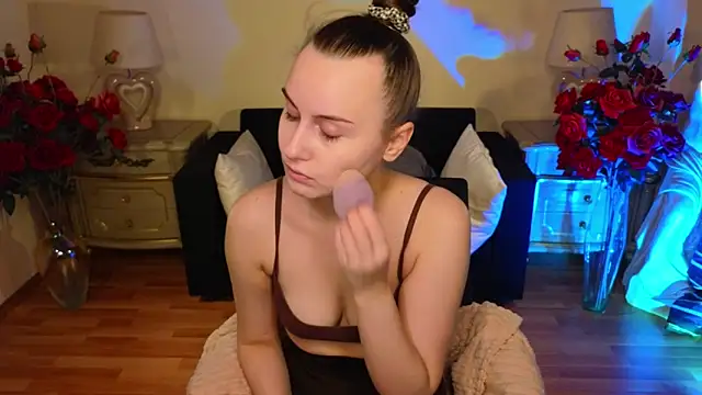 Kelly Cartier online show from December 2025 12:14:02 PM