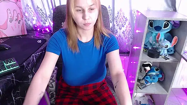 Snapshot of RoyAngela chatting on February 2026 07:13:01 AM RoyAngela online show from February 2026 07:13:01 AM