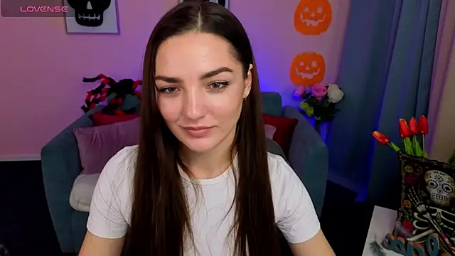 MyEllaLuvs online show from October 2025 02:29:01 PM