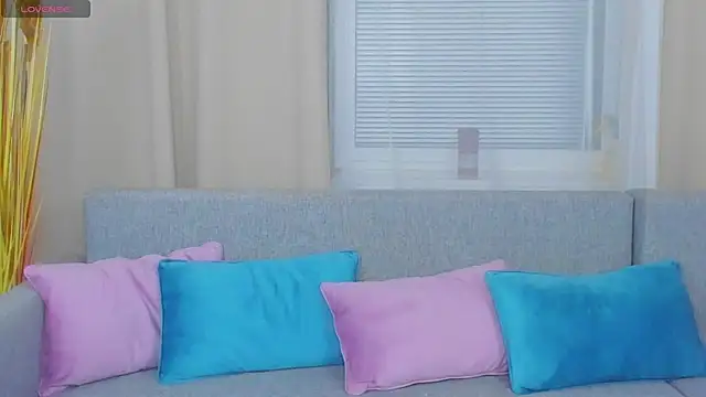 MyEllaLuvs online show from November 2025 09:28:01 PM