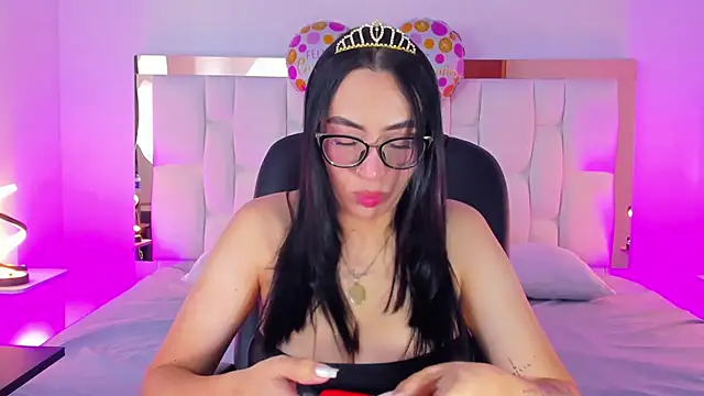 Camille Juicy online show from September 2025 01:02:01 PM