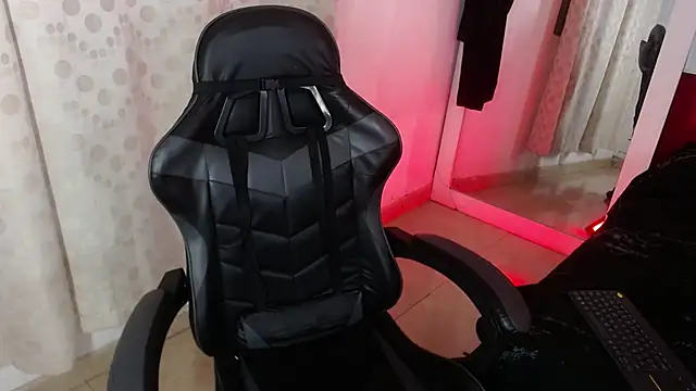 Snapshot of merly_chica chatting on September 2025 01:03:01 PM merly chica online show from September 2025 01:03:01 PM