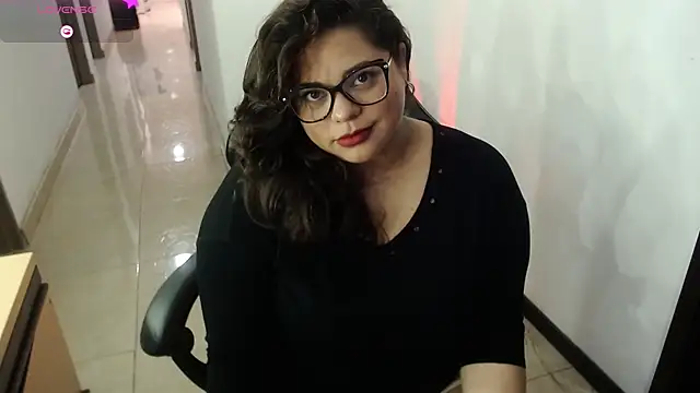 Snapshot of merly_chica chatting on October 2025 12:58:01 PM merly chica online show from October 2025 12:58:01 PM