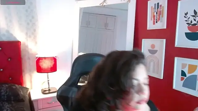 Snapshot of merly_chica chatting on December 2025 01:05:02 PM merly chica online show from December 2025 01:05:02 PM