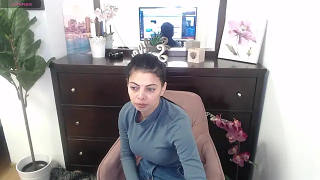 LadyLiia online show from February 2026 04:50:02 AM