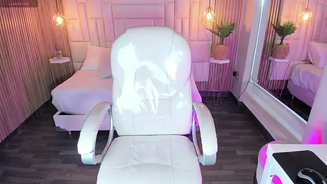 DulceGreem online show from November 2025 11:35:01 AM