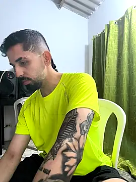 giannis090 online show from October 2025 04:01:01 AM