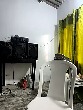 giannis090 online show from October 2025 09:38:01 PM