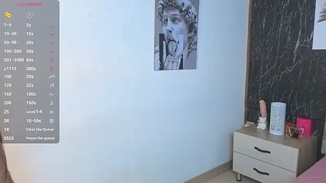 emmi collinss online show from October 2025 07:35:02 PM