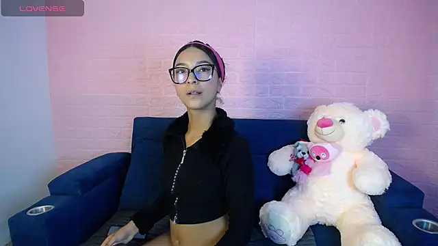 Natasha evans18 online show from November 2025 03:27:01 AM