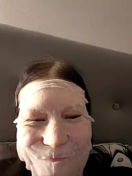 DragonFoxie online show from October 2025 02:37:01 PM