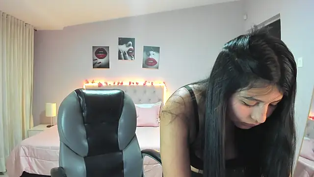 Snapshot of Miss_Cataleya__ chatting on May 2026 11:40:01 AM Miss Cataleya online show from May 2026 11:40:01 AM