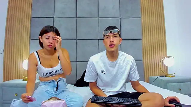 ChanellandMax online show from November 2025 01:56:02 PM