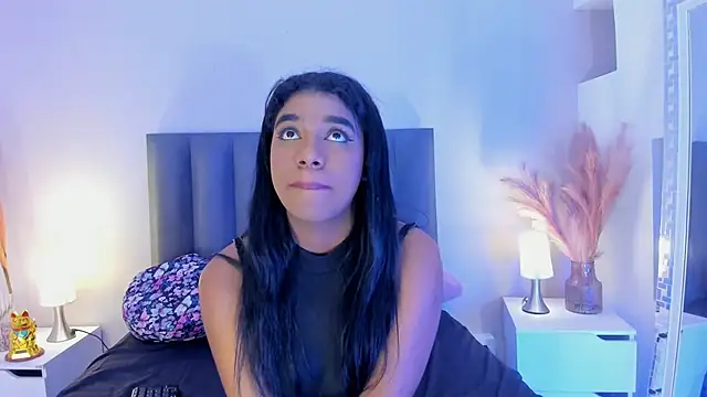 KendraChavez  online show from November 2025 09:46:02 PM