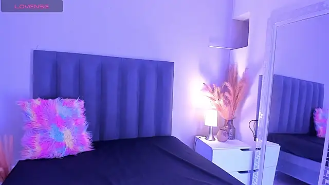 KendraChavez  online show from December 2025 09:45:02 PM