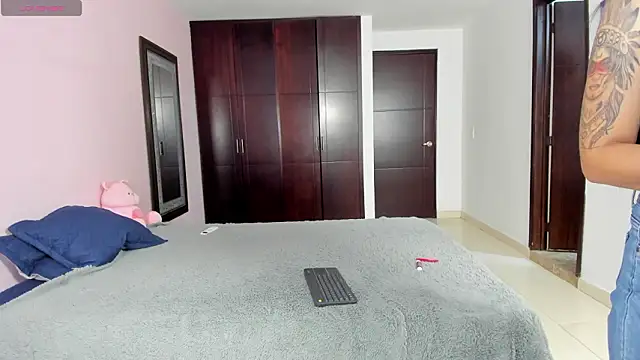 marianaandvalen online show from March 2026 11:04:02 AM