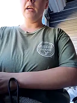 countrymomma online show from October 2025 01:44:01 PM