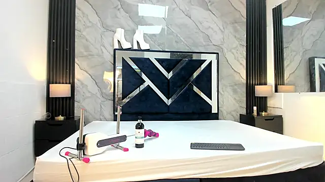 Snapshot of VioletRose_as chatting on April 2026 07:53:02 PM VioletRose as online show from April 2026 07:53:02 PM