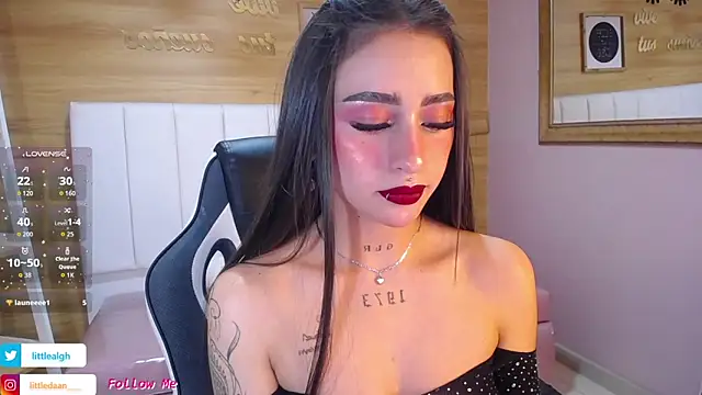 Snapshot of Abril_Velvet_a_ chatting on October 2025 07:44:02 PM Abril Velvet a online show from October 2025 07:44:02 PM