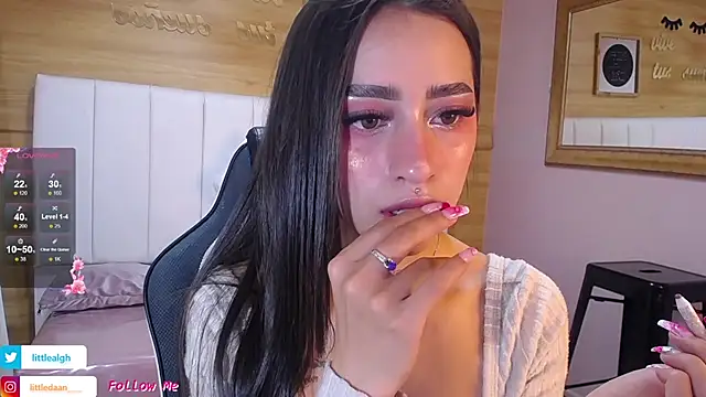 Snapshot of Abril_Velvet_a_ chatting on October 2025 12:58:01 PM Abril Velvet a online show from October 2025 12:58:01 PM