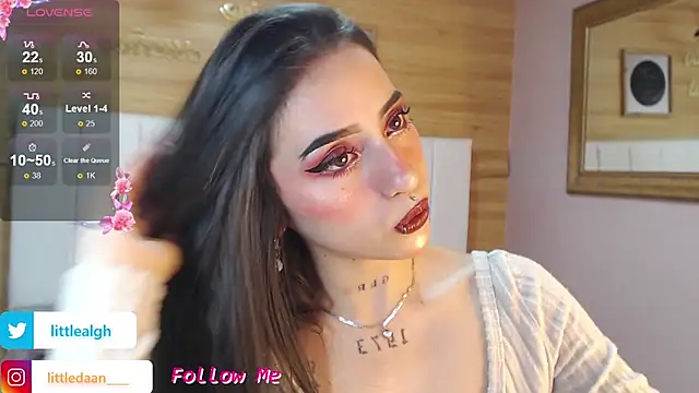 Snapshot of Abril_Velvet_a_ chatting on November 2025 01:33:02 PM Abril Velvet a online show from November 2025 01:33:02 PM