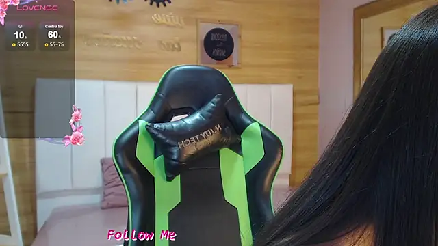 Snapshot of Abril_Velvet_a_ chatting on November 2025 07:13:01 PM Abril Velvet a online show from November 2025 07:13:01 PM