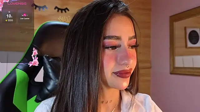 Snapshot of Abril_Velvet_a_ chatting on November 2025 01:33:02 PM Abril Velvet a online show from November 2025 01:33:02 PM