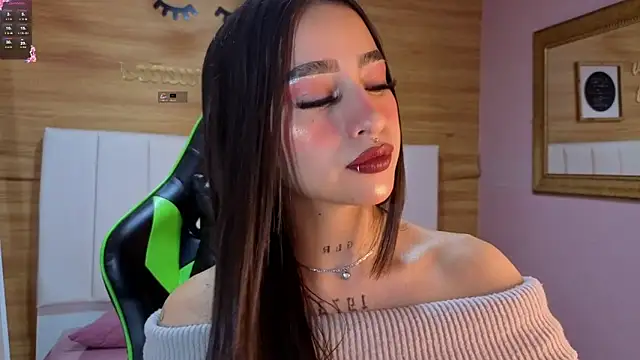 Snapshot of Abril_Velvet_a_ chatting on November 2025 12:39:02 PM Abril Velvet a online show from November 2025 12:39:02 PM