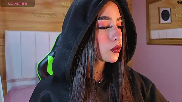 Snapshot of Abril_Velvet_a_ chatting on November 2025 08:00:01 PM Abril Velvet a online show from November 2025 08:00:01 PM