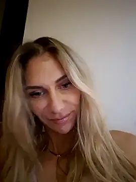 Melody1600 online show from November 2025 11:14:02 PM