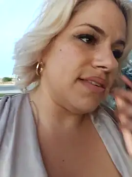 toomuchofafreak online show from October 2025 11:10:01 AM