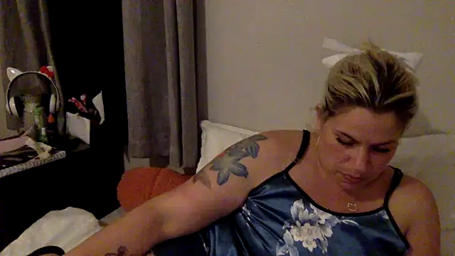 toomuchofafreak online show from February 2026 07:51:01 AM