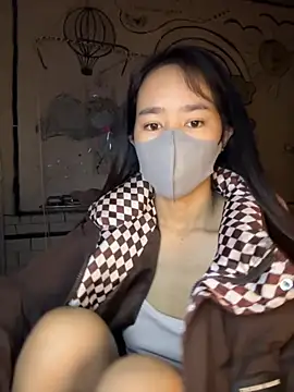 TiNa 04 online show from November 2025 12:10:01 AM