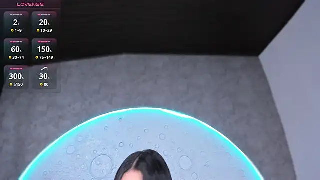 ReinaChloe online show from February 2026 04:16:02 PM