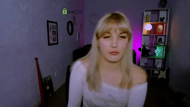 Snapshot of marta_smith chatting on October 2025 07:09:02 PM marta smith online show from October 2025 07:09:02 PM