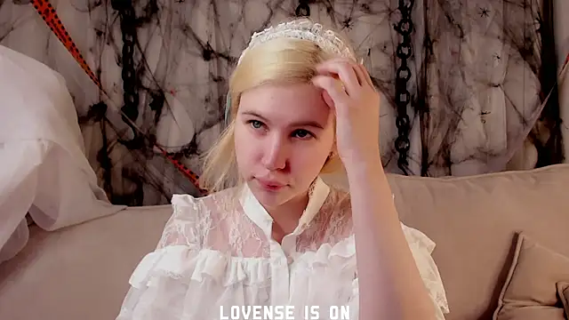 ElizSpieth online show from November 2025 01:28:02 AM