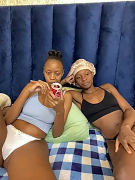 LonelyQueenxx25 online show from March 2026 07:31:01 PM