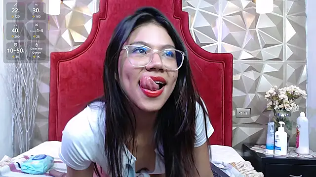 TrixySductress online show from October 2025 12:31:01 PM